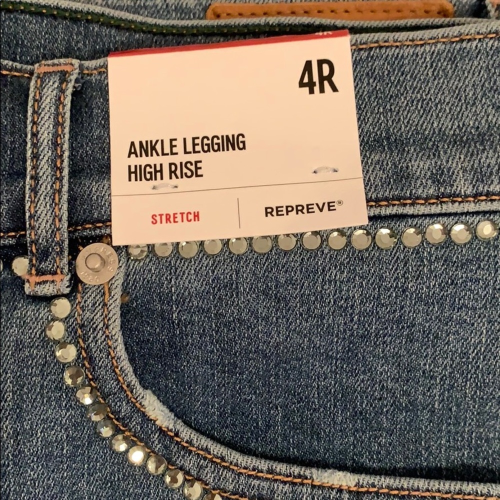 Jeans - Picture 2 of 6